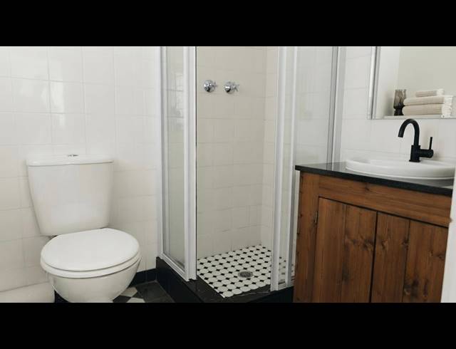 2.5 BEDROOM FLAT TO LET IN MORNINGSIDE